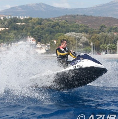 Location Jet Ski avec permis dans la baie de Cannes - Mandelieu 30 minutes